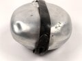 1.Weltkrieg Feldflasche . Bezug fehlt, der Schraubdeckel datiert 1908