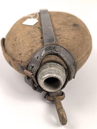 1.Weltkrieg, Feldflasche Modell 1910. Getragenes Stück, Schraubdeckel fehlt