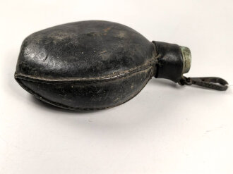 Mit Leder bezogene Feldflasche aus Glas, Alter und...