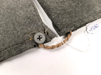 Paar feldgraue Winterhandschuhe, höchstwahrscheinlich aus der Zeit des 1. Weltkrieg, nicht paarig