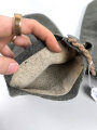 Paar feldgraue Winterhandschuhe, höchstwahrscheinlich aus der Zeit des 1. Weltkrieg, nicht paarig