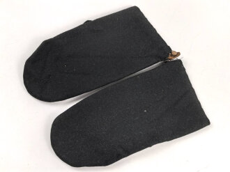 Paar schwarze Winterhandschuhe, höchstwahrscheinlich aus der Zeit des 1. Weltkrieg, Kammergestempelt