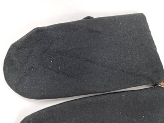 Paar schwarze Winterhandschuhe, höchstwahrscheinlich aus der Zeit des 1. Weltkrieg, Kammergestempelt
