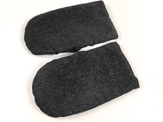 Paar schwarze Winterhandschuhe, höchstwahrscheinlich aus der Zeit des 1. Weltkrieg, keinerlei Stempelung