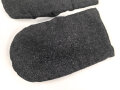 Paar schwarze Winterhandschuhe, höchstwahrscheinlich aus der Zeit des 1. Weltkrieg, keinerlei Stempelung