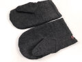 Paar schwarze Winterhandschuhe, höchstwahrscheinlich aus der Zeit des 1. Weltkrieg, keinerlei Stempelung