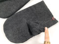 Paar schwarze Winterhandschuhe, höchstwahrscheinlich aus der Zeit des 1. Weltkrieg, keinerlei Stempelung