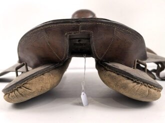 Armeesattel ohne erkennbare Stempelung, Ungereinigtes...