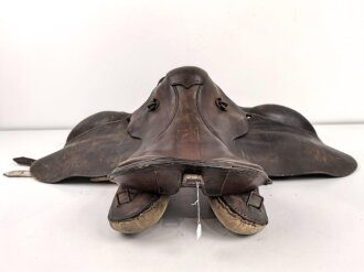 Armeesattel ohne erkennbare Stempelung, Ungereinigtes Stück