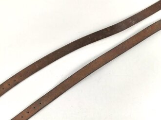 Tschechoslowakei, Paar Steigbügelriemen datiert 1936. Leder angetrocknet, nicht gereinigt