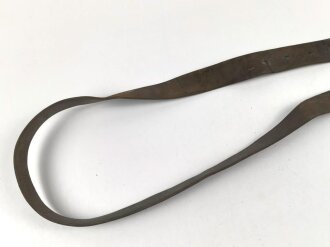 1. Weltkrieg, Lederriemen für Kavallerie oder bespannte Artillerie. Datiert 1917. Breite 3,3cm, Gesamtlänge 172cm