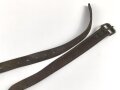 1. Weltkrieg, Lederriemen für Kavallerie oder bespannte Artillerie. Datiert 1917. Breite 3,3cm, Gesamtlänge 172cm