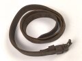 1. Weltkrieg, Lederriemen für Kavallerie oder bespannte Artillerie. Datiert 1917. Breite 3cm, Gesamtlänge 165cm