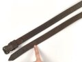 1. Weltkrieg, Lederriemen für Kavallerie oder bespannte Artillerie. Datiert 1917. Breite 3cm, Gesamtlänge 165cm