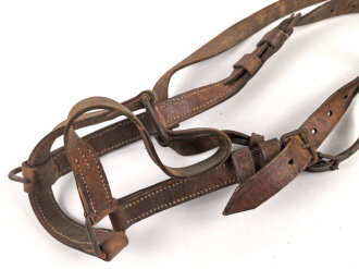 Stallhalfter Wehrmacht, datiert 1942. Ungereinigt, Leder zum Teil trocken