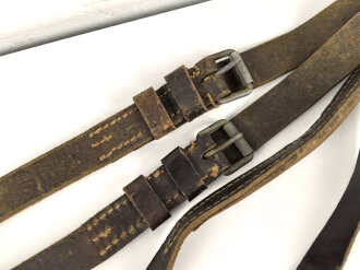 Wehrmacht, Lederriemen für Kavallerie oder bespannte Artillerie. Datiert 1943. Breite 2,5cm, Gesamtlänge  etwa 940cm