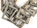 Sieben Metallbeschläge für Steigbügelhalter