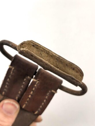 Ersatzteil für eine Packtasche der Wehrmacht. Ungereinigt, Leder angetrocknet