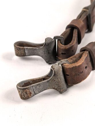 Ersatzteil für eine Packtasche der Wehrmacht. Ungereinigt, Leder angetrocknet