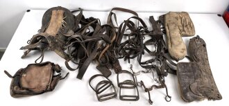 Großes Konvolut Lederriemen / Lederzeug, meist Kavallerie. Alles mehr oder weniger defekt. Insgesamt 18 Kilo
