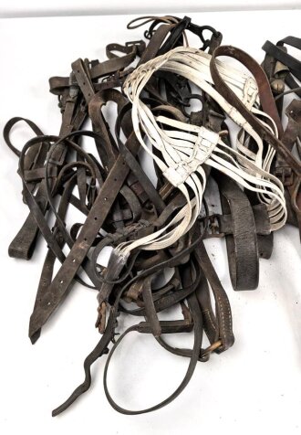 Großes Konvolut Lederriemen / Lederzeug, meist Kavallerie. Alles mehr oder weniger defekt. Insgesamt 13 Kilo