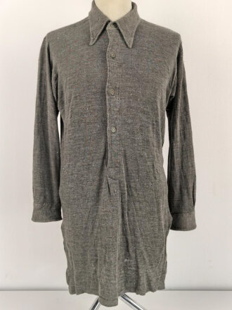 Diensthemd für Mannschaften des Heeres. Mausgraue Ausführung, getragenes Stück