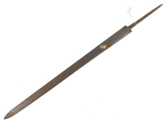 Klinge für eine Blankwaffe, Länge 59,5cm, Gesamtlänge 77cm,  Breite 35mm. Alter und Herkunft unbekannt.