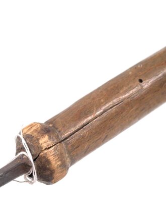 Klinge für eine Blankwaffe, Länge 73cm, Gesamtlänge 85cm,  Breite 17,7mm. Alter und Herkunft unbekannt.