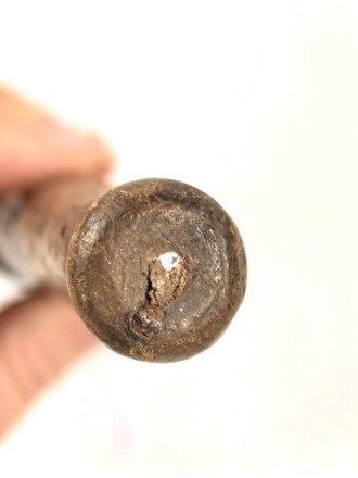 Klinge für eine Blankwaffe, Länge 73cm, Gesamtlänge 85cm,  Breite 17,7mm. Alter und Herkunft unbekannt.