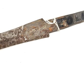 Klinge für eine Blankwaffe, Länge 86cm, Gesamtlänge 104cm,  Breite 17,6mm. Alter und Herkunft unbekannt., Markiert "WEDiMittel"