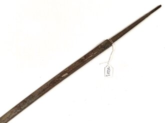 Klinge für eine Blankwaffe, Länge 86cm, Gesamtlänge 102,5cm,  Breite 19mm. Alter und Herkunft unbekannt.