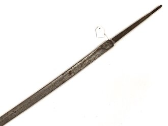 Klinge für eine Blankwaffe, Länge 86cm, Gesamtlänge 102,5cm,  Breite 19mm. Alter und Herkunft unbekannt.