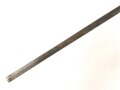 Klinge für eine Blankwaffe, Länge 86,5cm, Gesamtlänge 104,5cm,  Breite 16,1mm. Alter und Herkunft unbekannt.