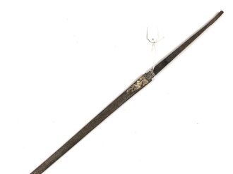 Klinge für eine Blankwaffe, Länge 74,5cm, Gesamtlänge 91,5m,  Breite 16mm. Alter und Herkunft unbekannt.