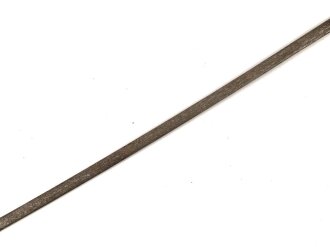 Klinge für eine Blankwaffe, Länge 74,5cm, Gesamtlänge 91,5m,  Breite 16mm. Alter und Herkunft unbekannt.