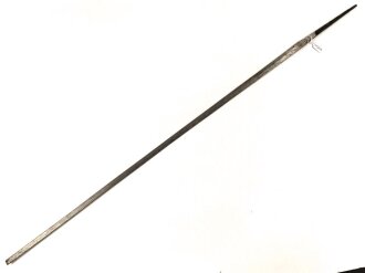 Klinge für eine Blankwaffe, Länge 86cm, Gesamtlänge 102cm,  Breite 16mm. Alter und Herkunft unbekannt.