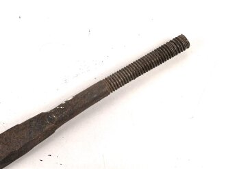 Klinge für eine Blankwaffe, Länge 86,5cm, Gesamtlänge 104cm,  Breite 15,9mm. Alter und Herkunft unbekannt.