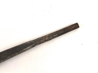 Klinge für eine Blankwaffe, Länge 86cm, Gesamtlänge 103cm,  Breite 20,5mm. Alter und Herkunft unbekannt.