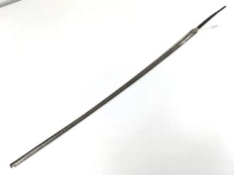 Klinge für eine Blankwaffe, Länge 86cm, Gesamtlänge 103cm,  Breite 20,5mm. Alter und Herkunft unbekannt.