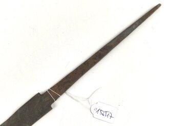 Klinge für eine Blankwaffe, Länge 29cm, Gesamtlänge 46,5cm,  Breite 24mm. Alter und Herkunft unbekannt.
