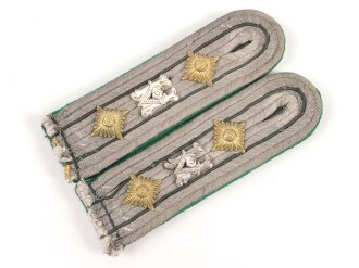 Heer, Paar Schulterstücke für einen Offizier der Heeresverwaltung, Nebenfarbe Jägergrün