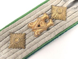 Heer, einzelnes Schulterstück für einen Beamten der Heeresverwaltung, Nebenfarbe Jägergrün