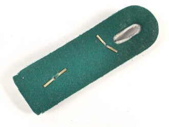 Heer, einzelnes Schulterstück für einen Beamten der Heeresverwaltung, Nebenfarbe Jägergrün