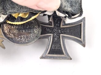 Ordenschnalle eines tapferen, württembergischen Frontkämpfers in beiden Weltkriegen.