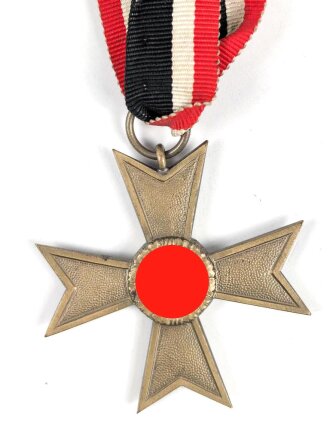Kriegsverdienstkreuz 2. Klasse am Band, keine Herstellermarkierung