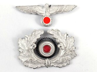 Satz Effekten für eine Schirmmütze des Heeres. . Sehr guter Zustand, jeweils mit polierten Kanten