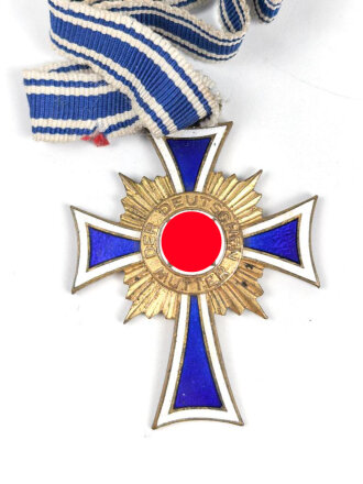 Ehrenkreuz der Deutschen Mutter in gold,  an Bandabschnitt