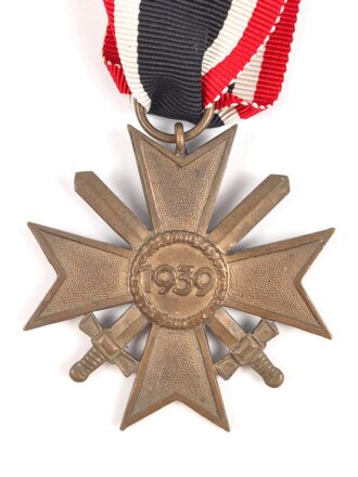 Kriegsverdienstkreuz 2. Klasse mit Schwertern,, am Band. Buntmetall, ohne Herstellermarkierung