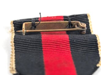 Medaille zur Erinnerung an den 1. Oktober 1938, am Band mit Tragenadel