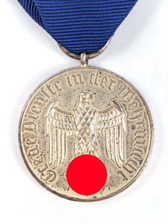 Dienstauszeichnung Luftwaffe für 4 Jahre. Adlerauflage in gold unkorrekt, Splinte neuzeitlich angelötet